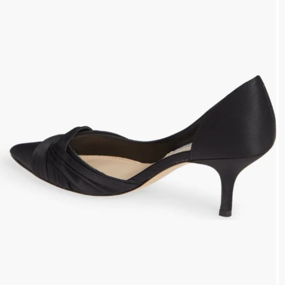 Breckelle Nubuck Pointy Toe Dorsay Pump main image 0